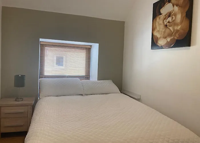 Apartment Kilaturley House